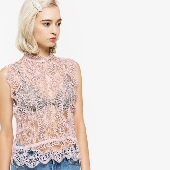 Scalloped Sleeveless Eyelet Overlay Mock Top - Picture 4 of 9